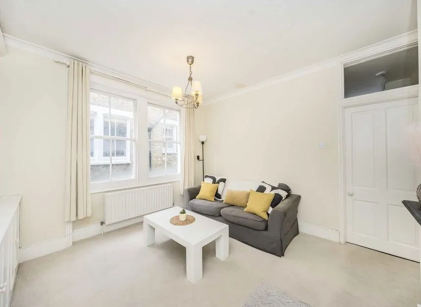 Latchmere Road, London, SW11, photo 2