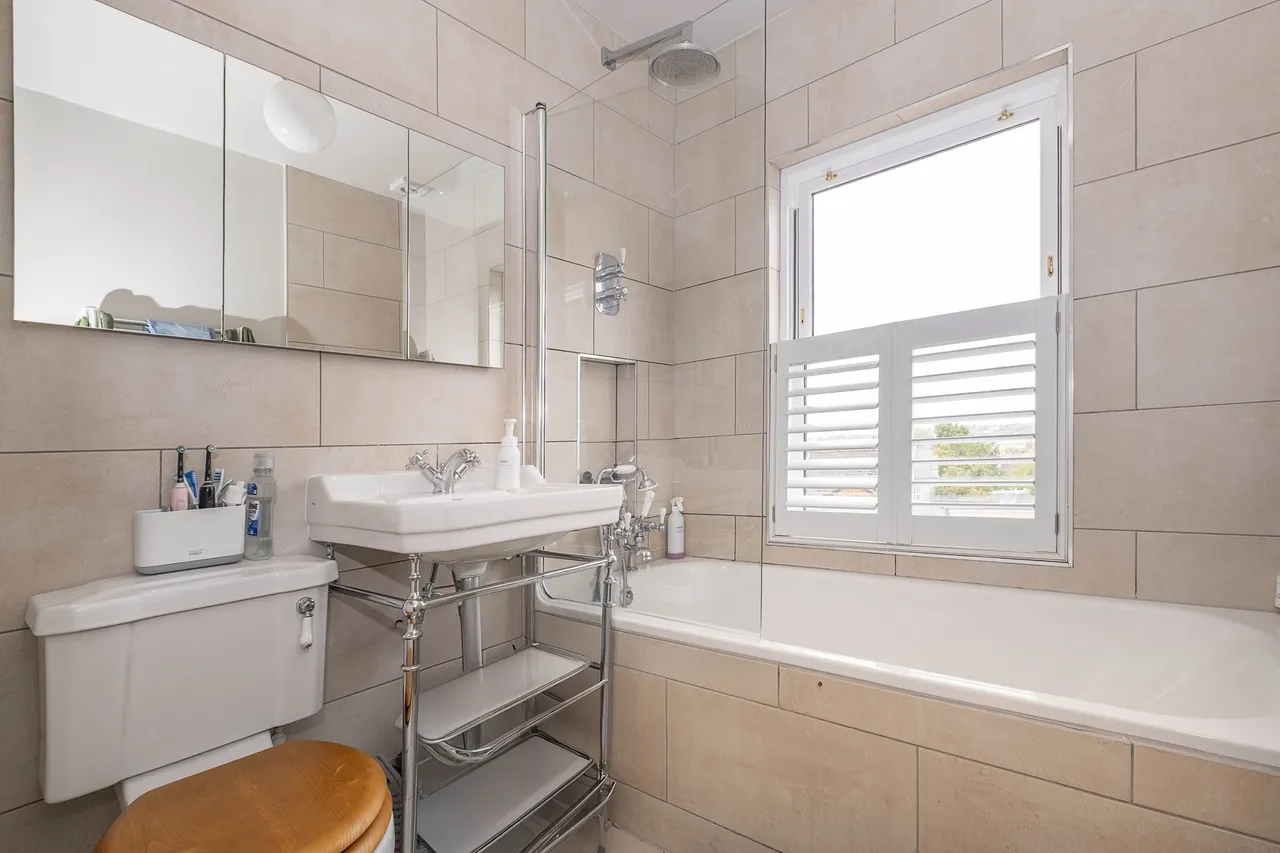 St. Ann's Park Road, London, SW18, photo 12