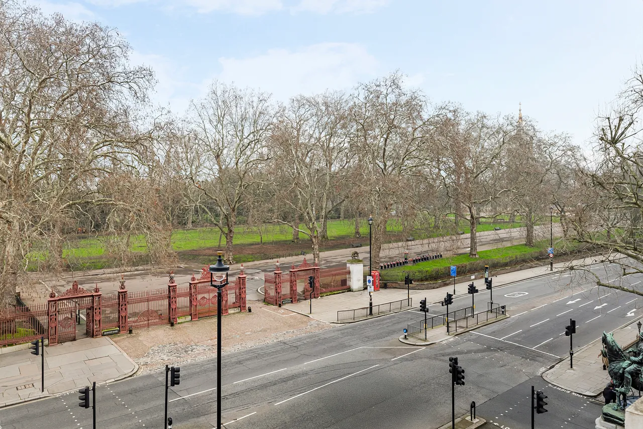 Queen's Gate, South Kensington, London, photo 2