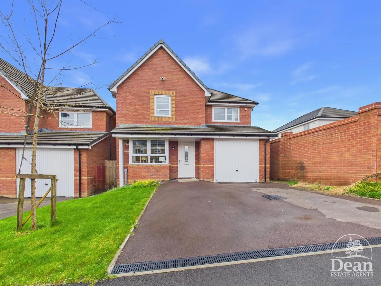 3 bed house for sale, Trenchard Drive, Berry Hill, GL16