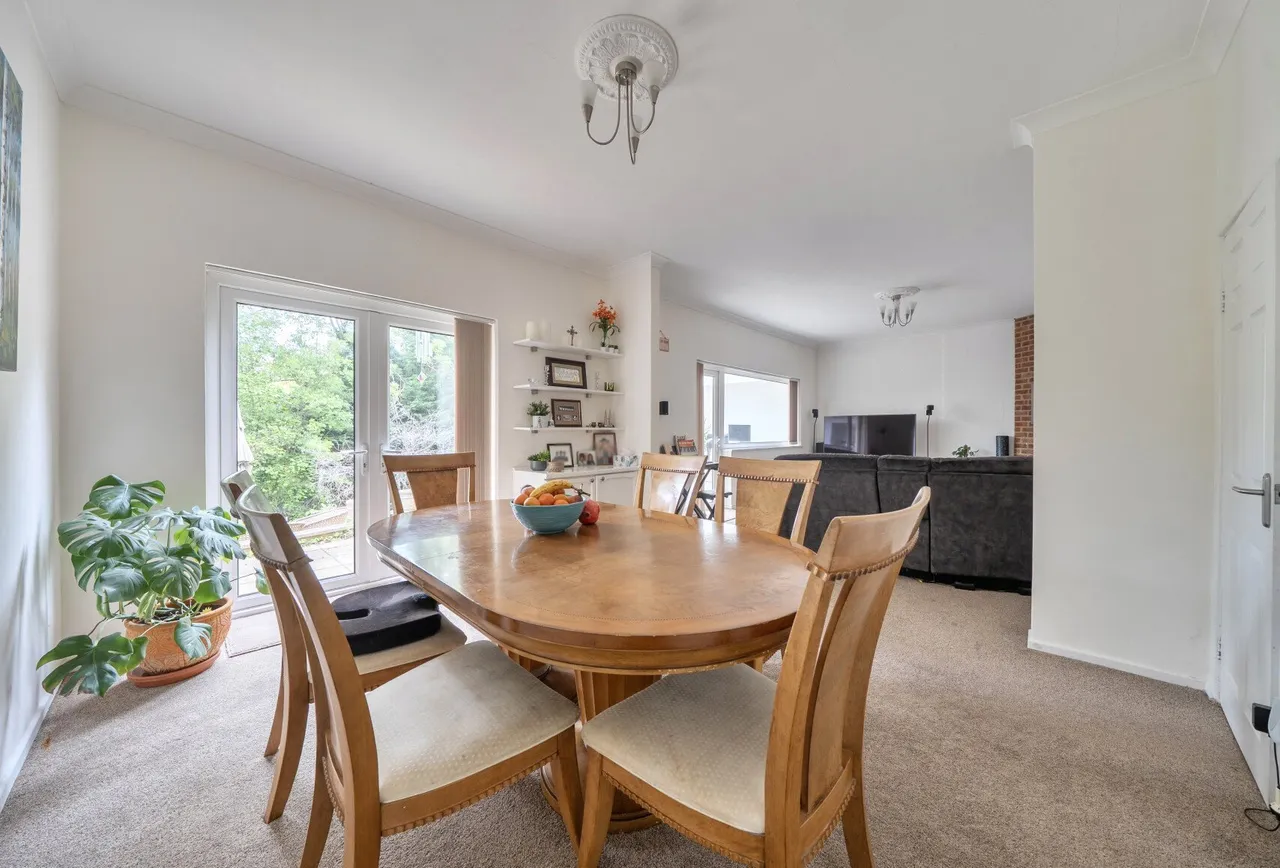 Lawrence Close, Charlton Kings, GL52 6NN, photo 7
