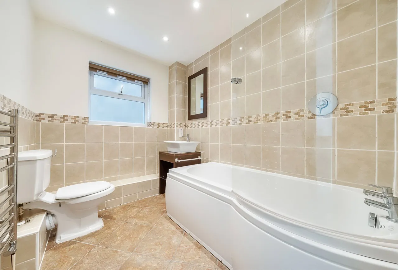 Lawrence Close, Charlton Kings, GL52 6NN, photo 14