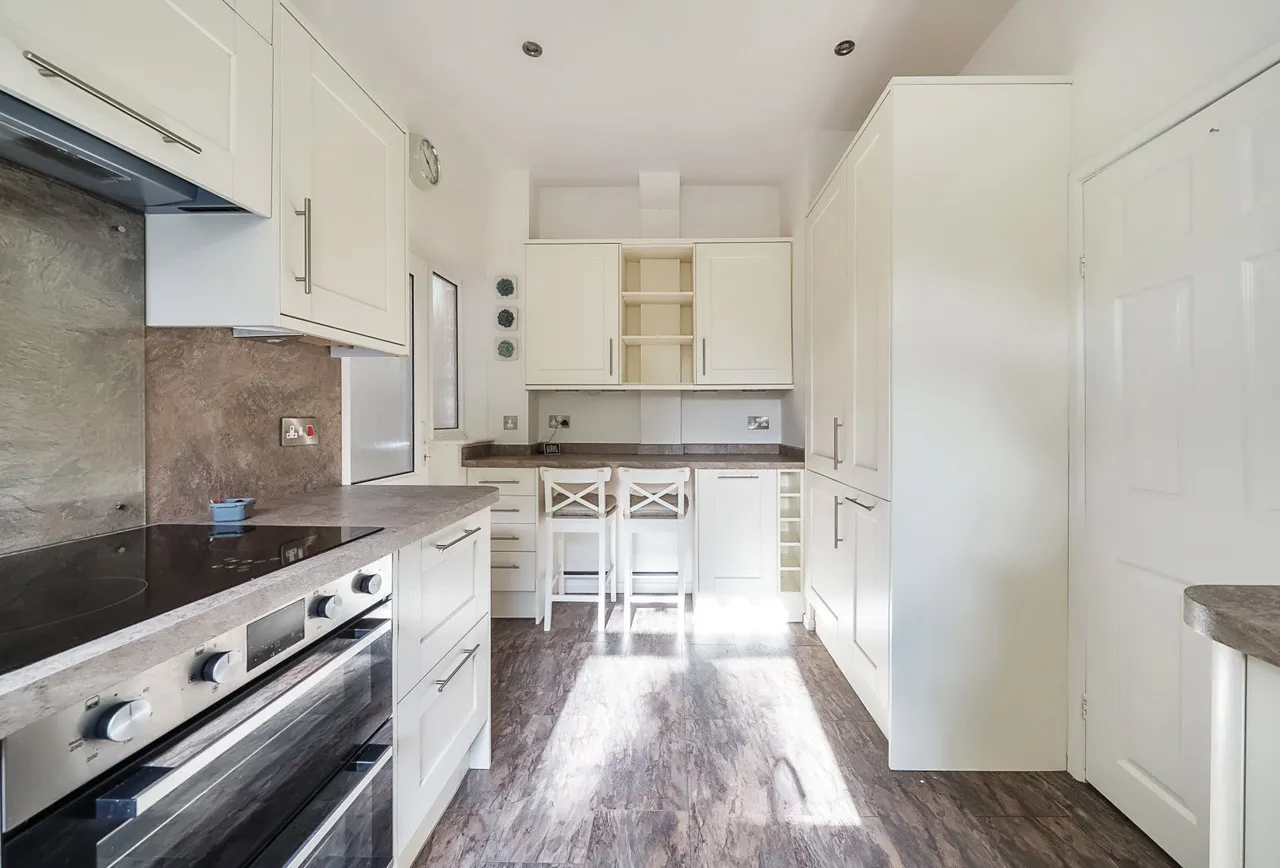 Lawrence Close, Charlton Kings, GL52 6NN, photo 8