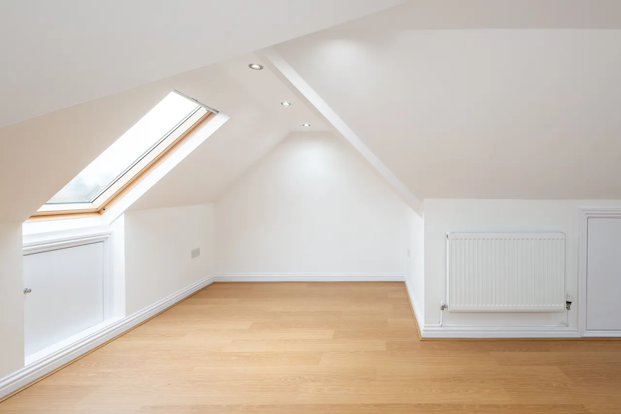 2 Woodcote Avenue, London, photo 10