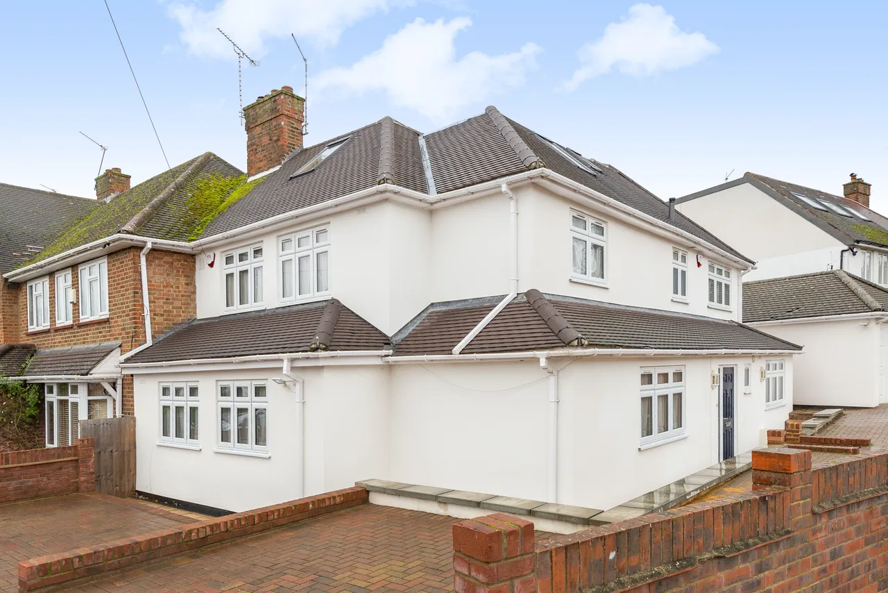 2 Woodcote Avenue, London, photo 12