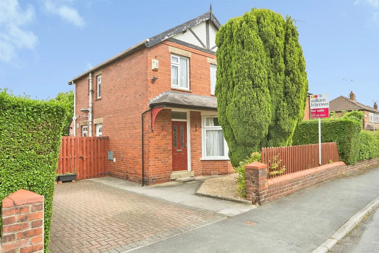 3 bed house for sale — Kirkstall Mount, Leeds