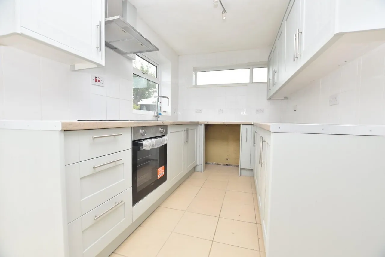 Riber Close, Inkersall, S43, photo 4