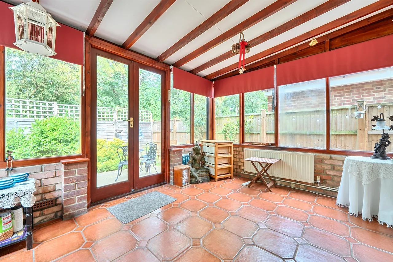Castleleigh Court, Enfield, EN2, photo 5
