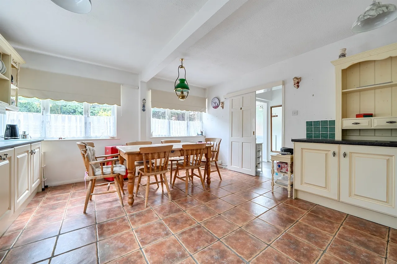 Castleleigh Court, Enfield, EN2, photo 4