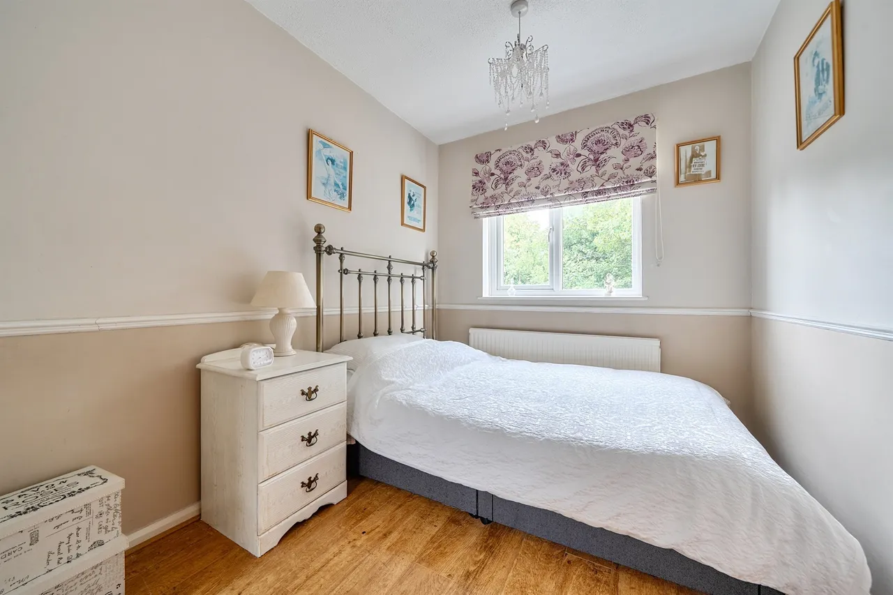Castleleigh Court, Enfield, EN2, photo 9
