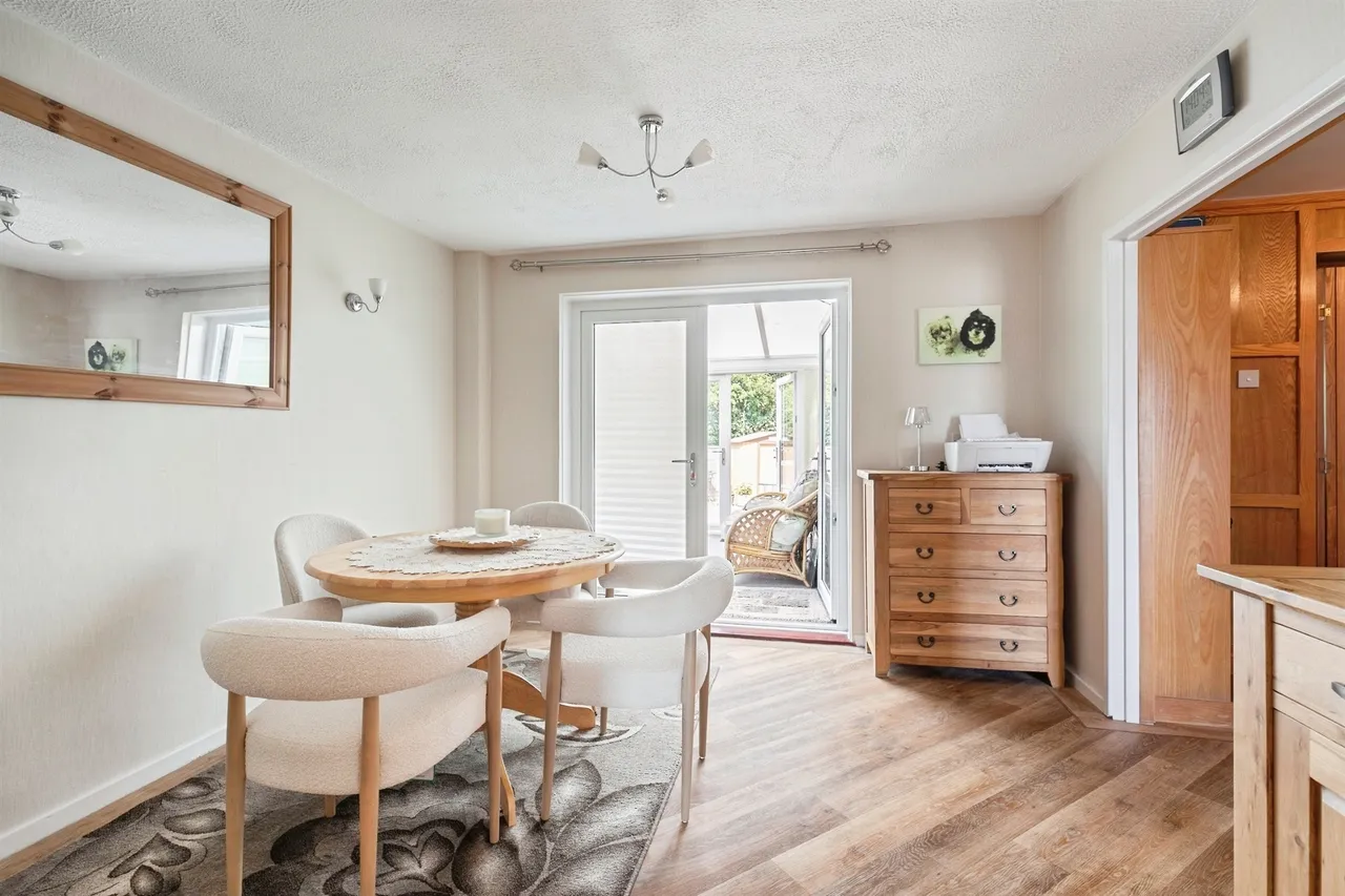 Barnstone Vale, WAKEFIELD, photo 4