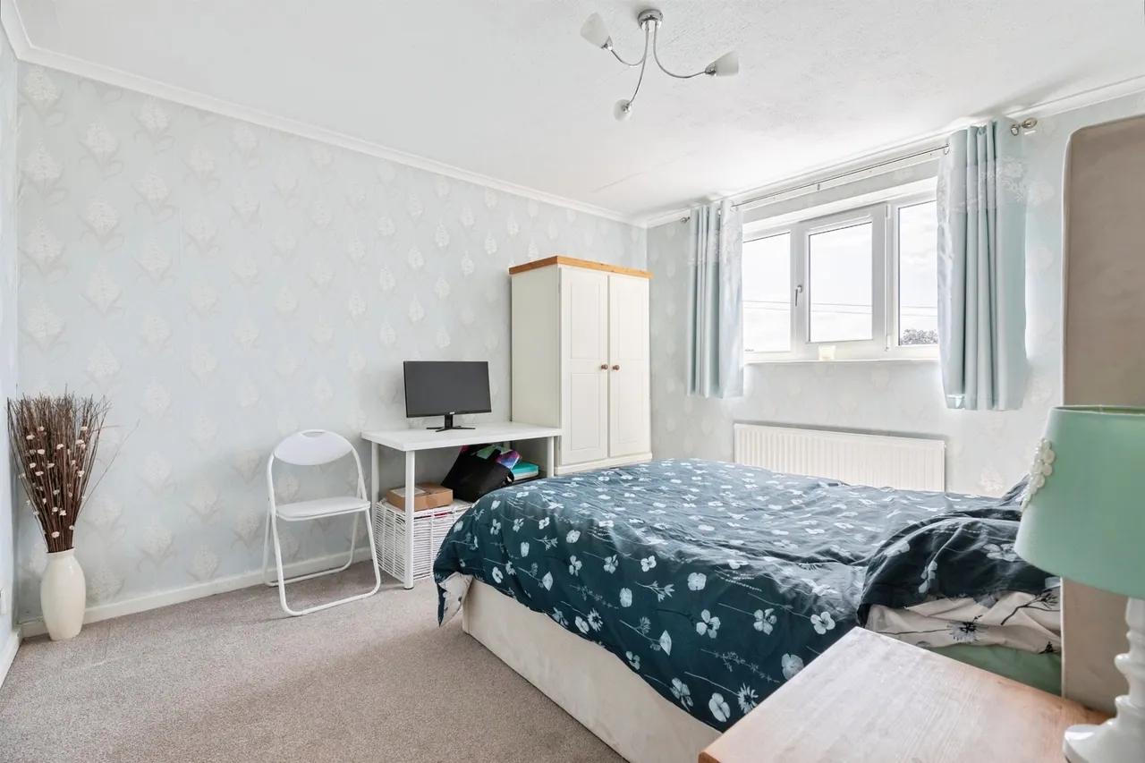 Barnstone Vale, WAKEFIELD, photo 10