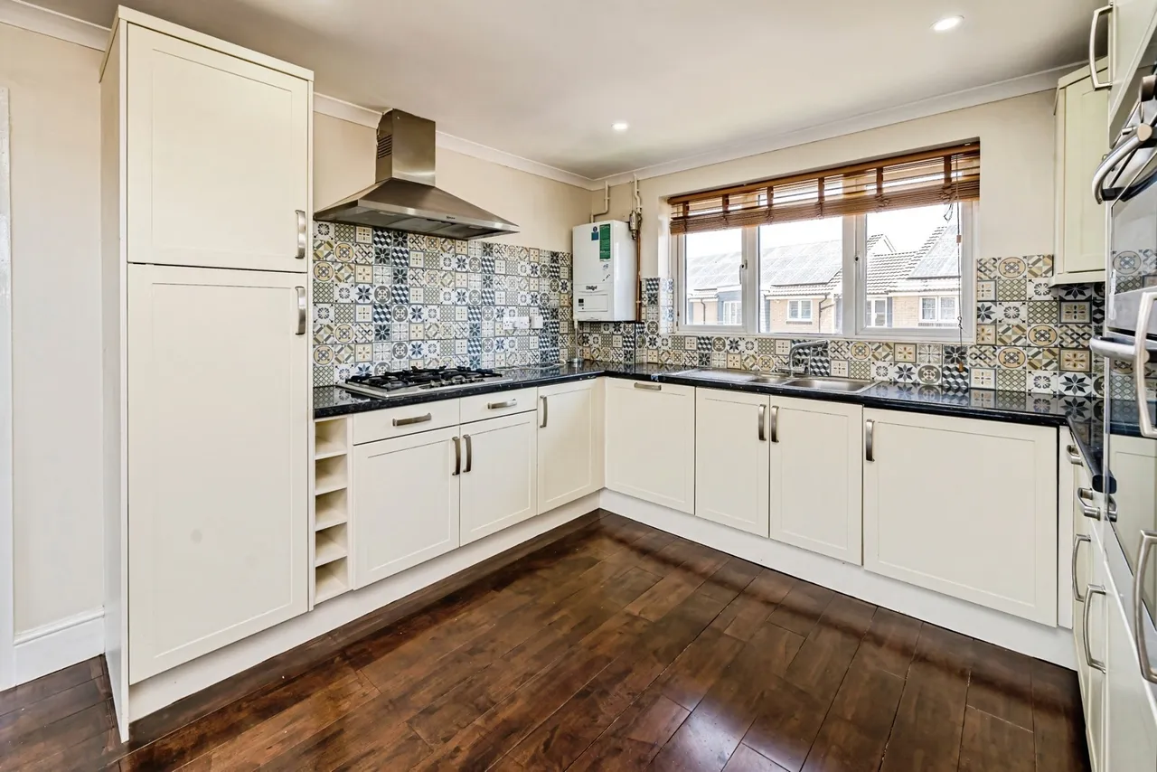Orwell Drive, AYLESBURY, Buckinghamshire, HP21, photo 8