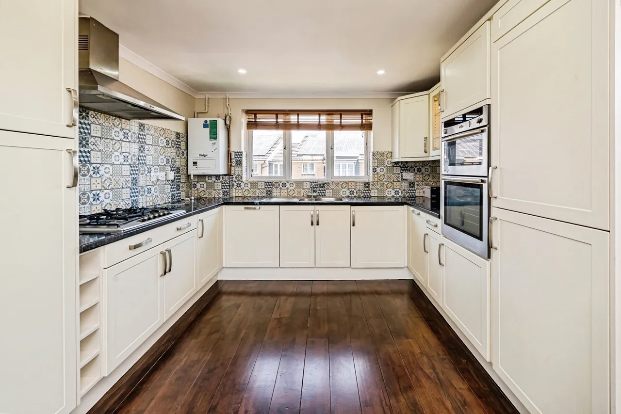 Orwell Drive, AYLESBURY, Buckinghamshire, HP21, photo 7