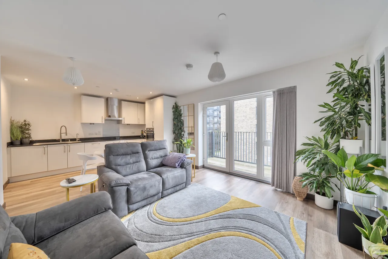 2 bed flat for sale, Sydney Road, Watford, WD18