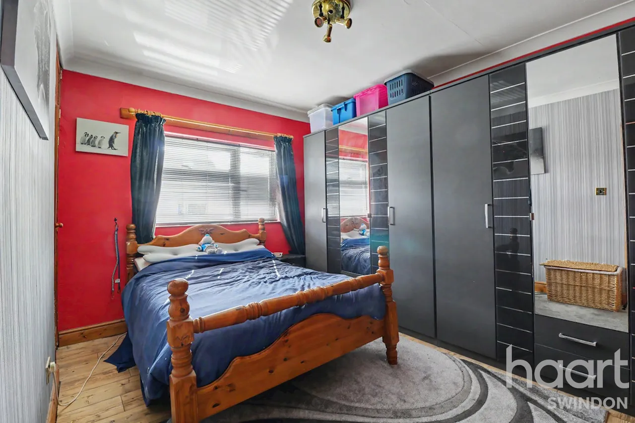 Deburgh Street, Swindon, SN2, photo 9