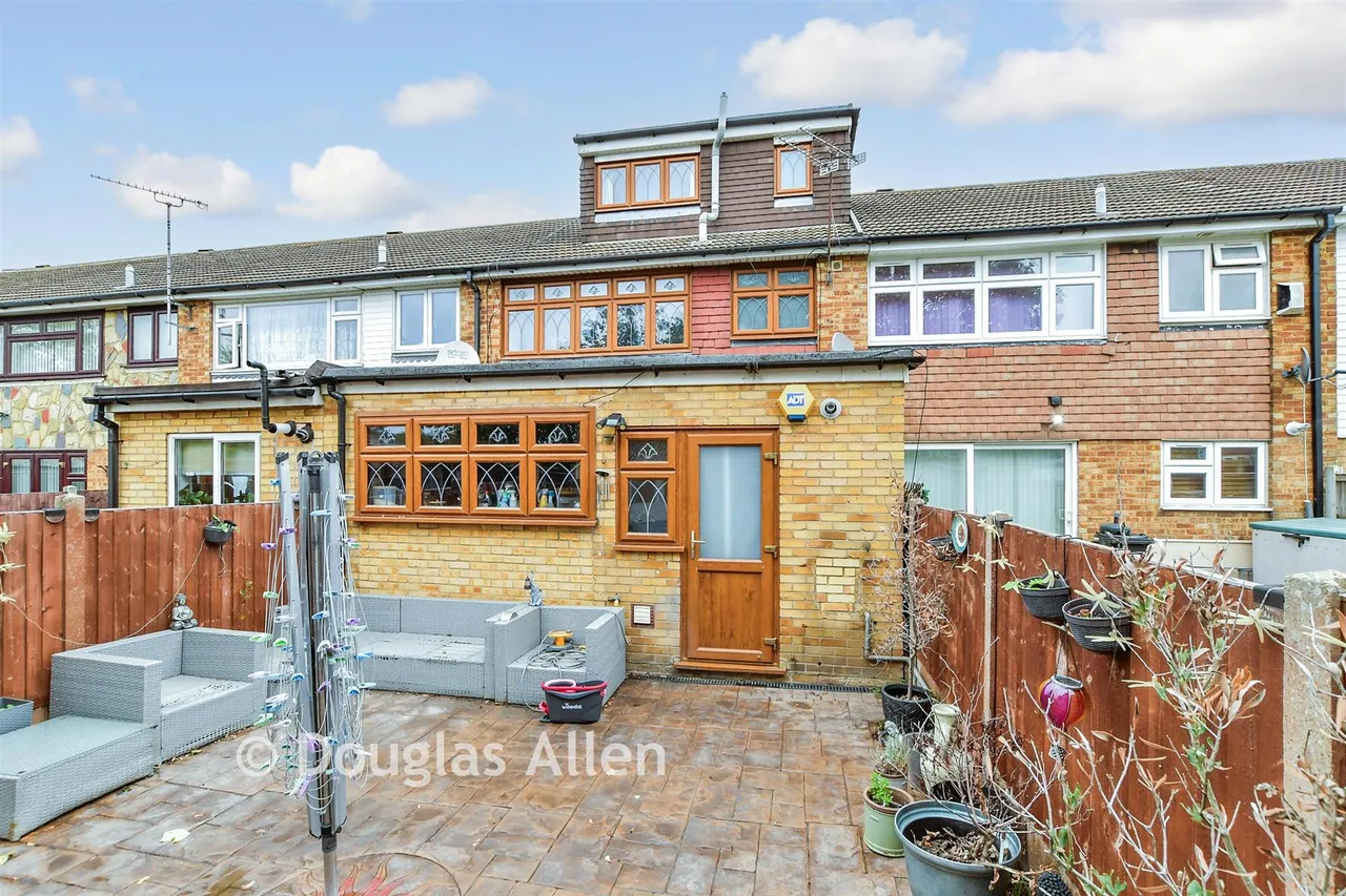 Rochford Close, Hornchurch, RM12, photo 11