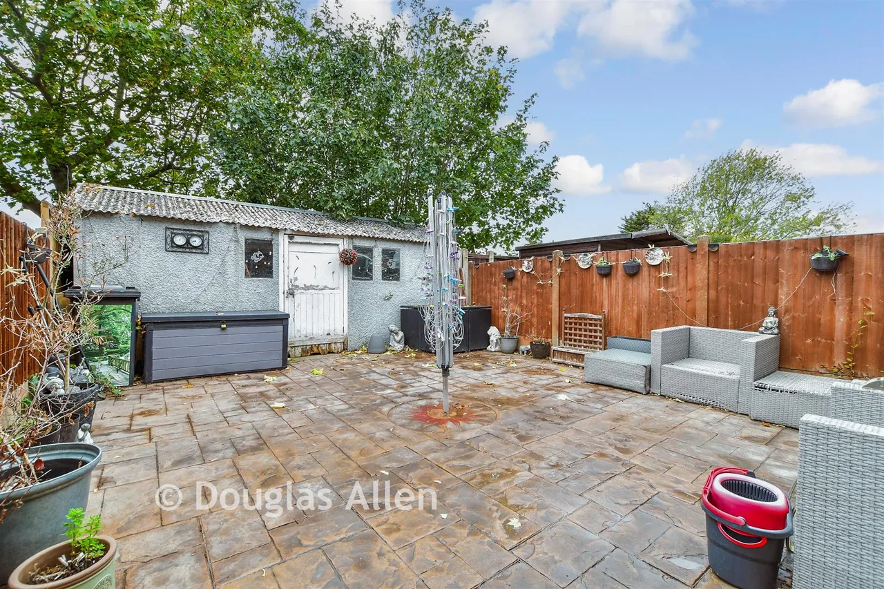 Rochford Close, Hornchurch, RM12, photo 10