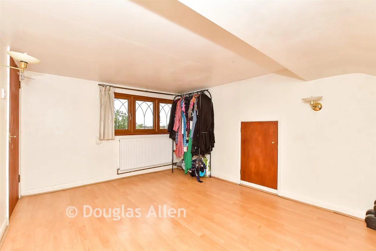 Rochford Close, Hornchurch, RM12, photo 9