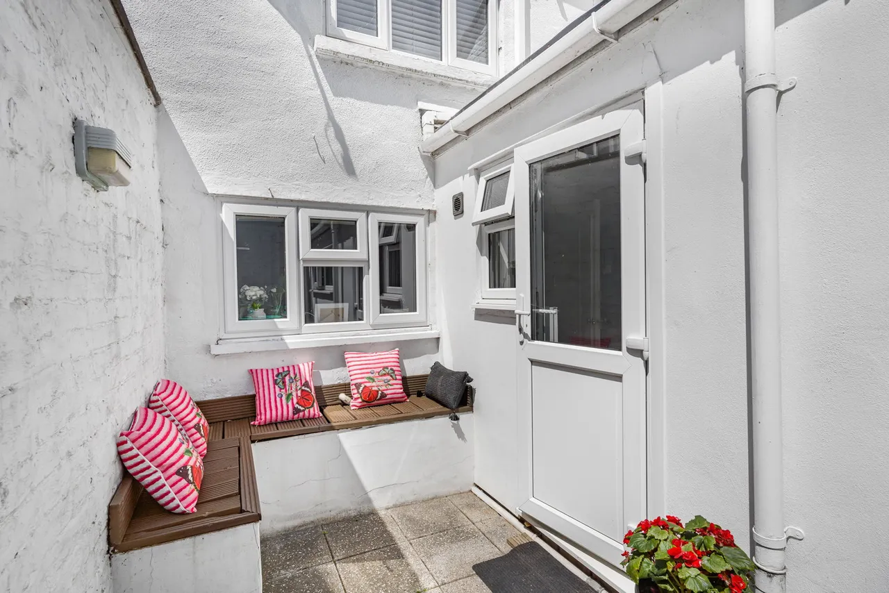 Gloucester Place, Cheltenham, GL52, photo 11