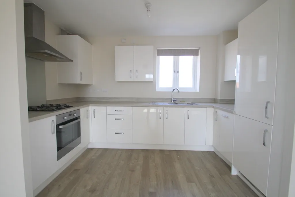 Danegeld Avenue, Great Denham, Bedfor..., photo 2