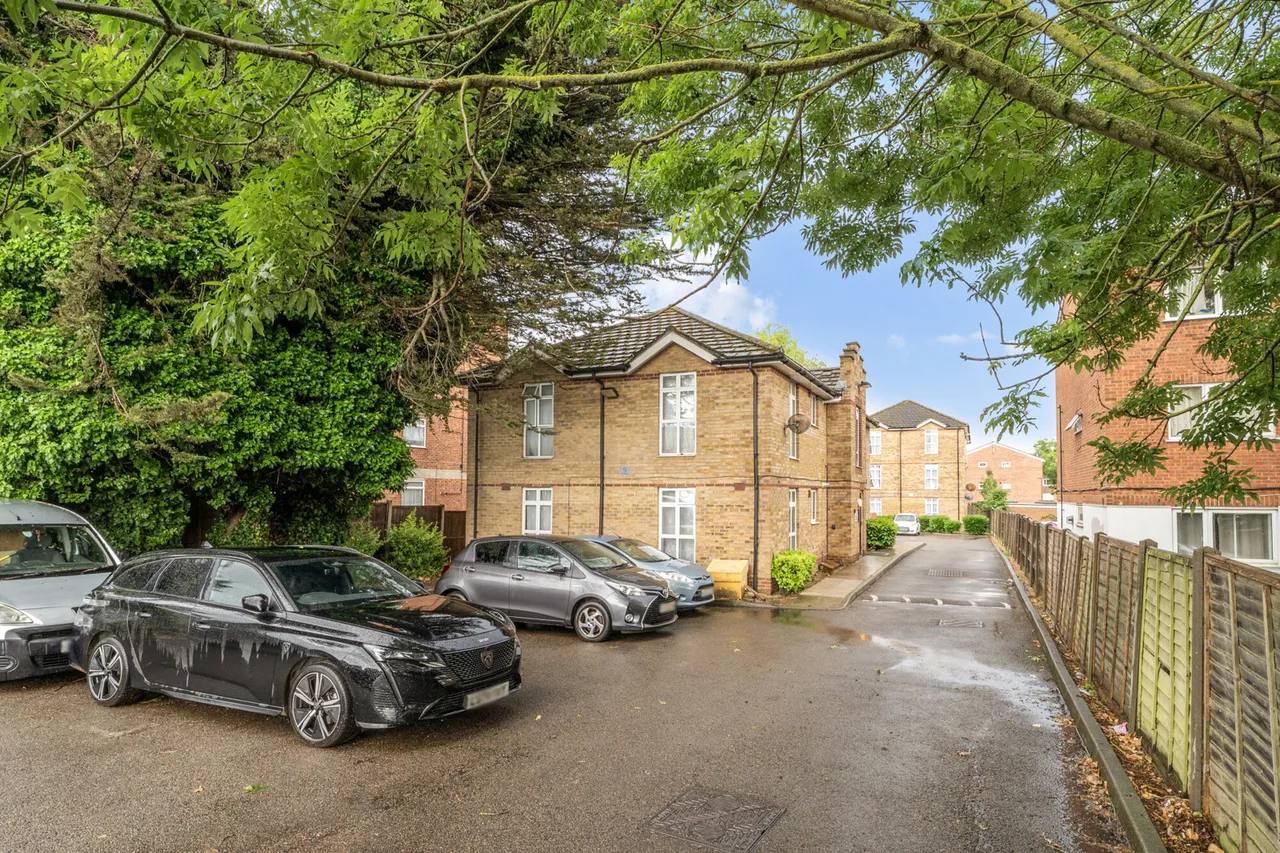 Church Road, Northolt, UB5, photo 11