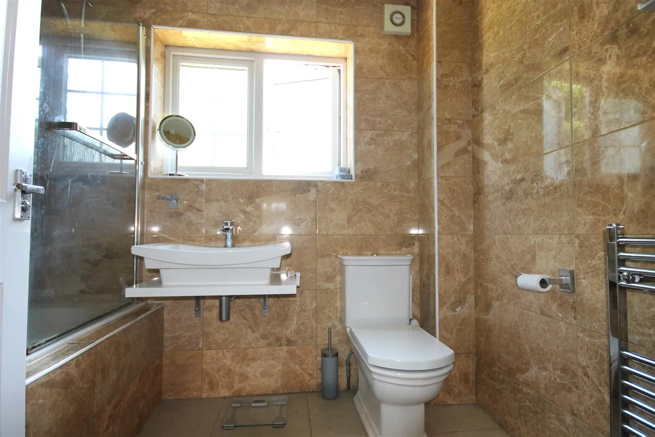 Anstiebury Close, Beare Green, RH5, photo 8