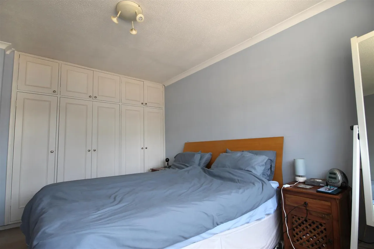 Anstiebury Close, Beare Green, RH5, photo 7