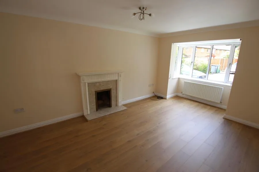 Acer Drive, West End, GU24, photo 3