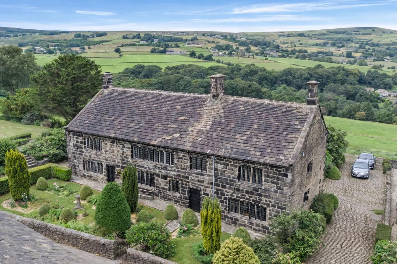 5 bed house for sale, Lane Head, Ripponden, HX6
