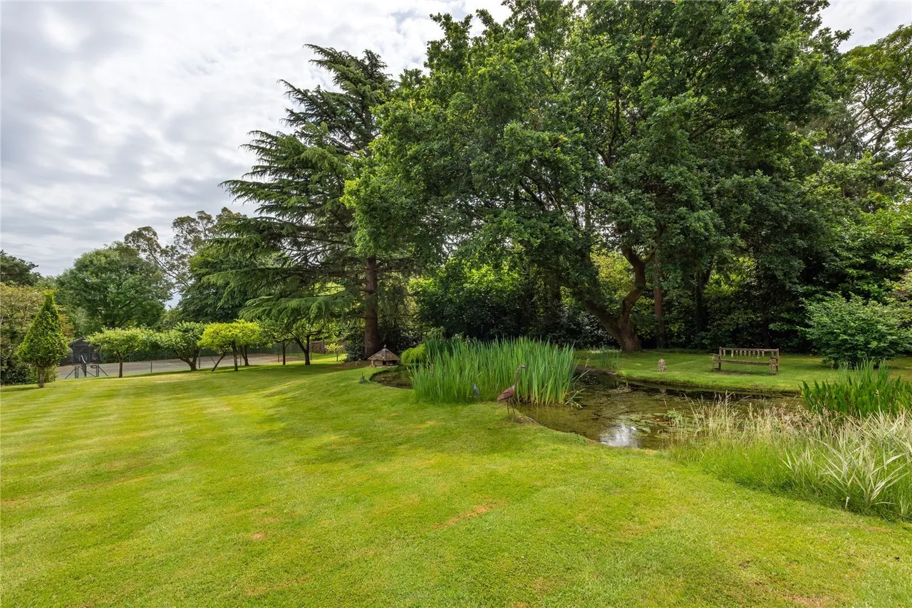 Dungates Lane, Buckland, RH3, photo 21