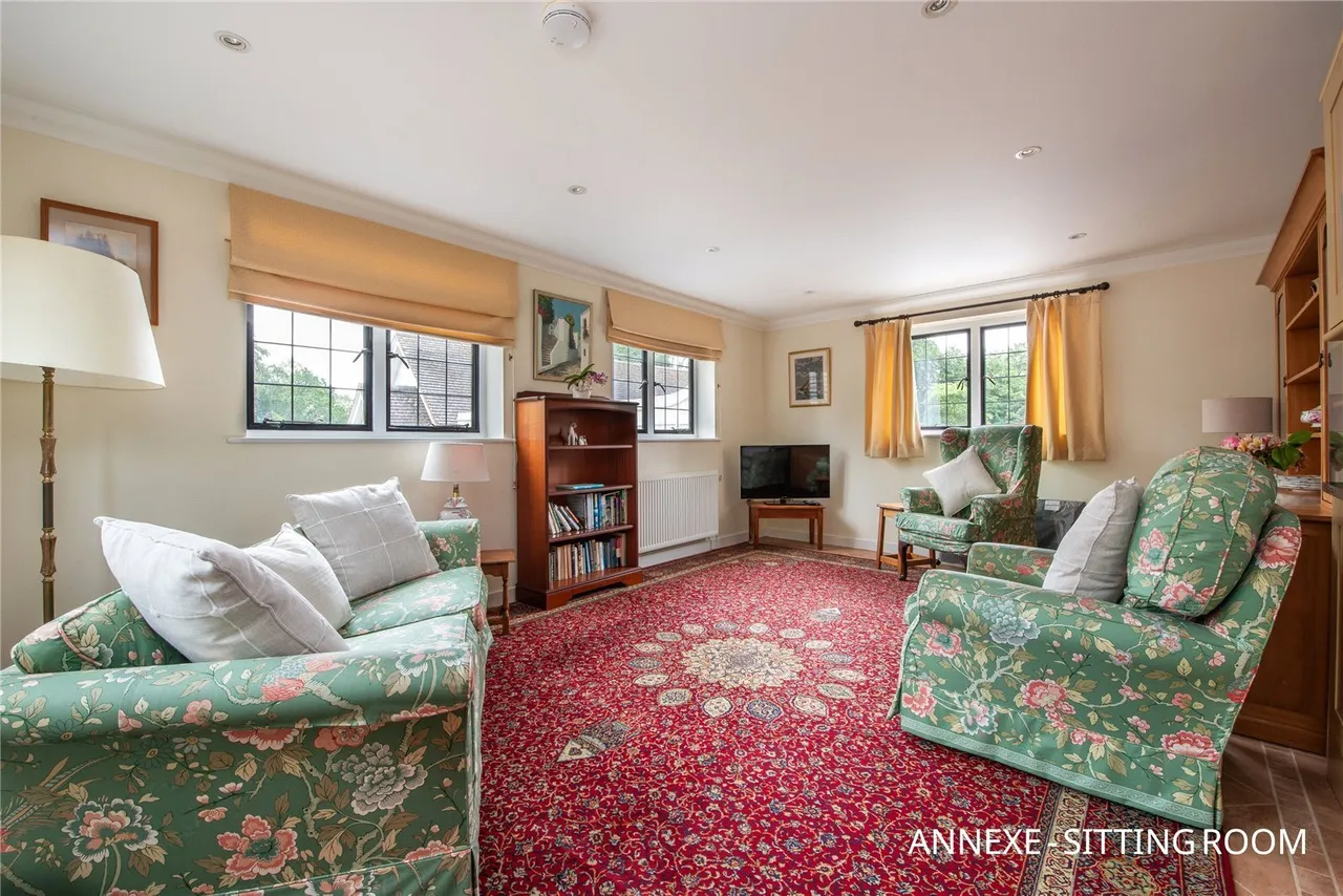 Dungates Lane, Buckland, RH3, photo 32