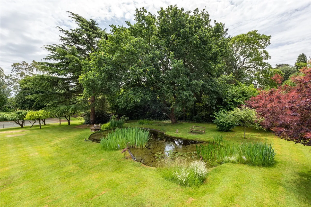 Dungates Lane, Buckland, RH3, photo 16