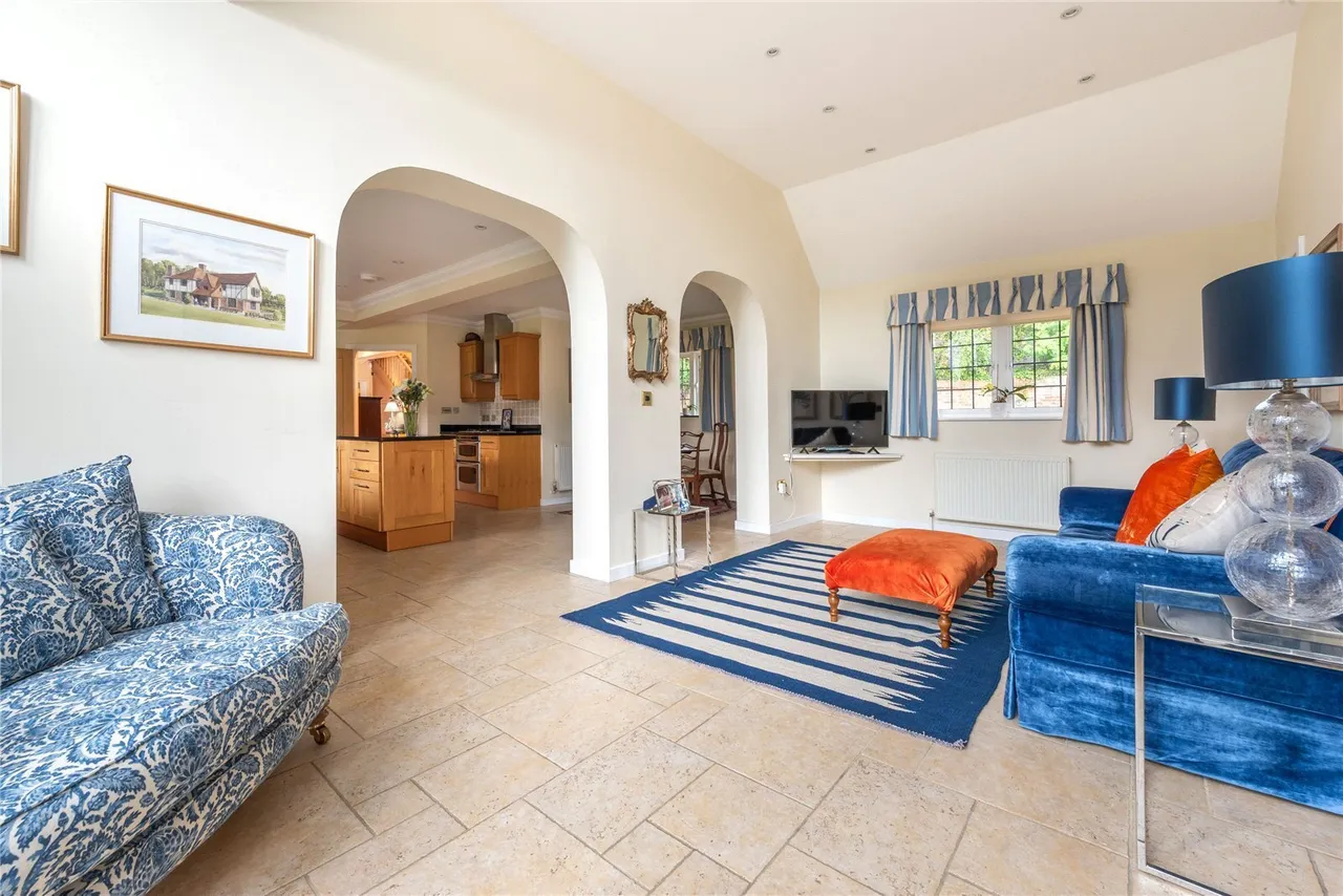 Dungates Lane, Buckland, RH3, photo 15