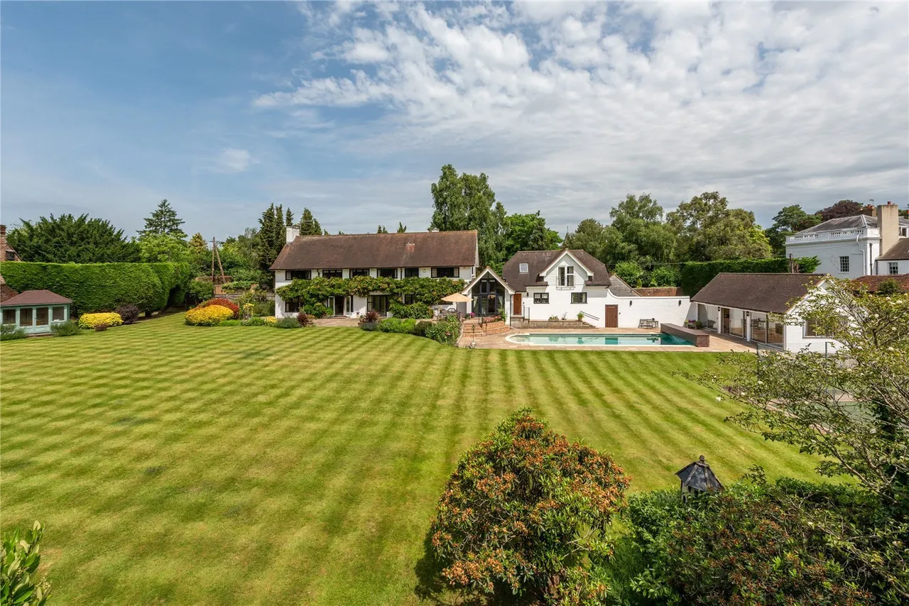 Dungates Lane, Buckland, RH3, photo 8