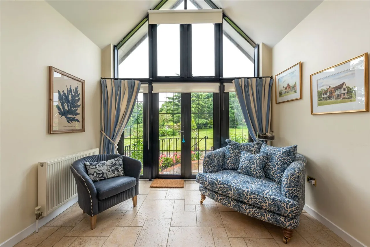 Dungates Lane, Buckland, RH3, photo 13