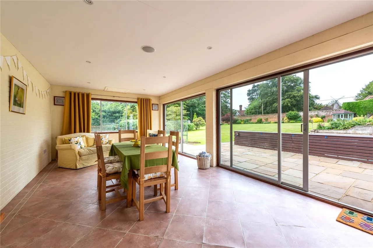 Dungates Lane, Buckland, RH3, photo 26