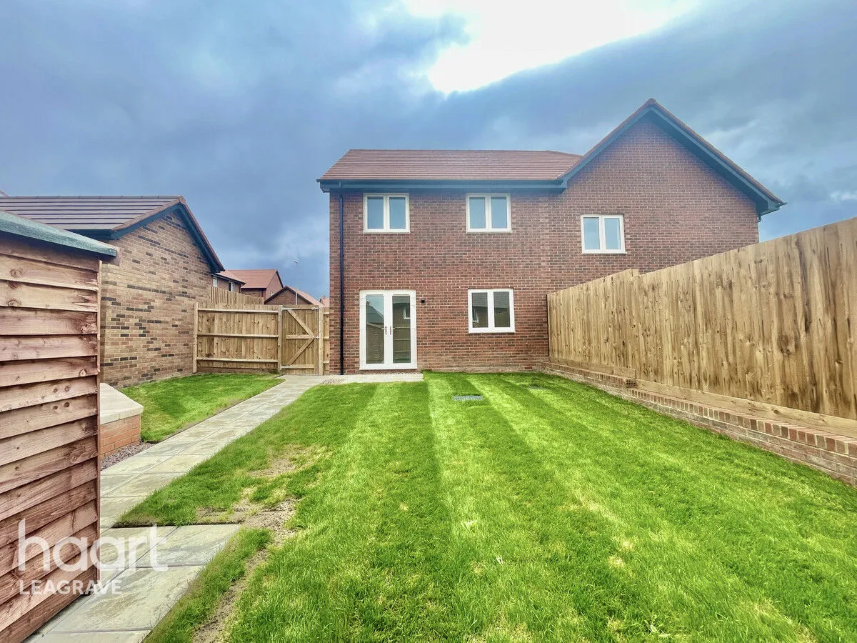 Glamis Croft, Harlington, LU5, photo 27