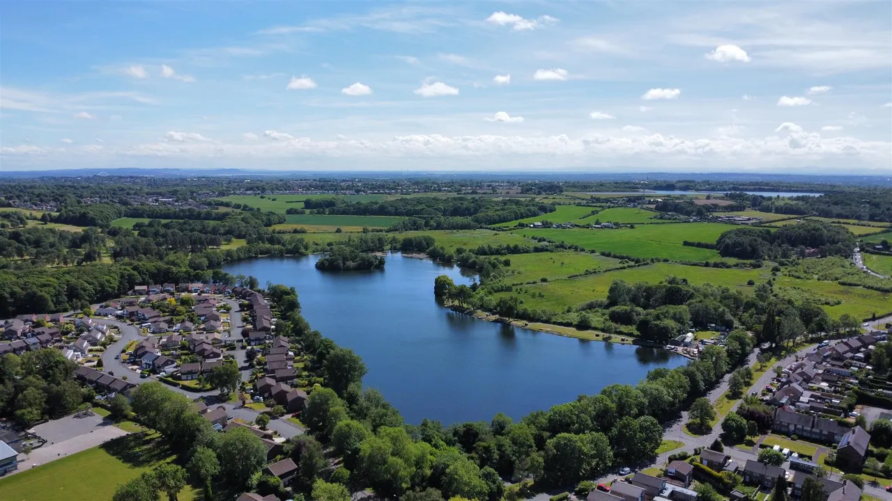 The Spires, Eccleston, WA10, photo 12