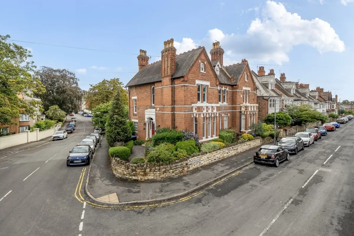 6 bed house to rent — Beauchamp Hill Leamington Spa CV32