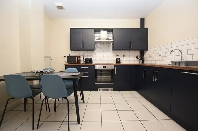 2 bed flat to rent, Church St, S1