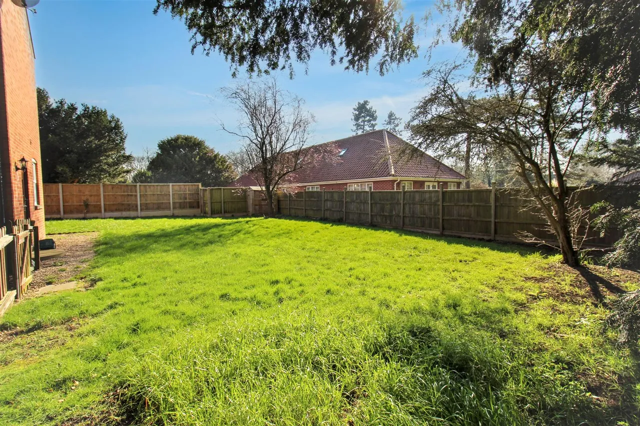 Station Road, Coltishall, NR12, photo 9