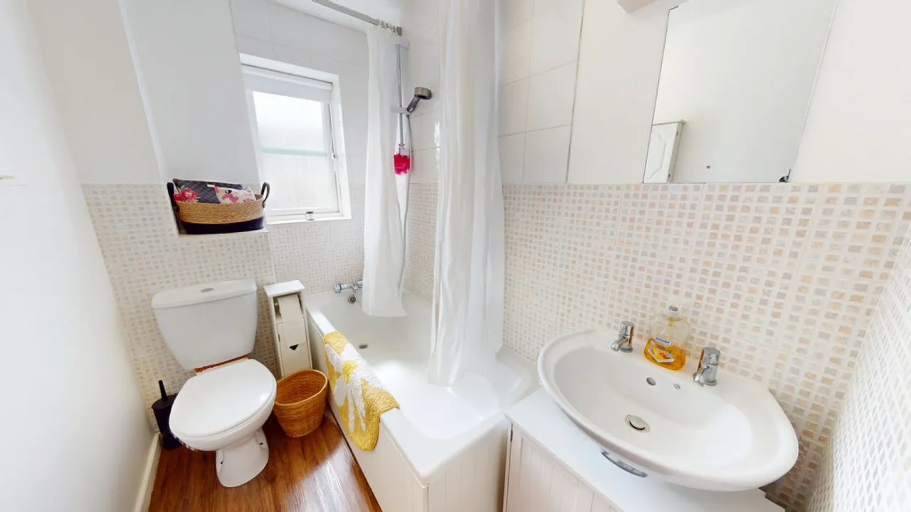 Up Hatherley, Cheltenham, Gloucestershire, photo 9