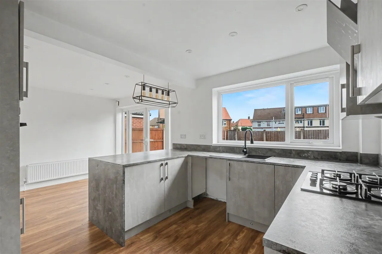 Silverdale, Stapleford, NG9, photo 2
