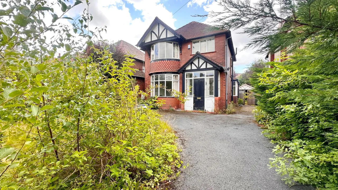 3 bed house for sale, Chester Road, Stockport