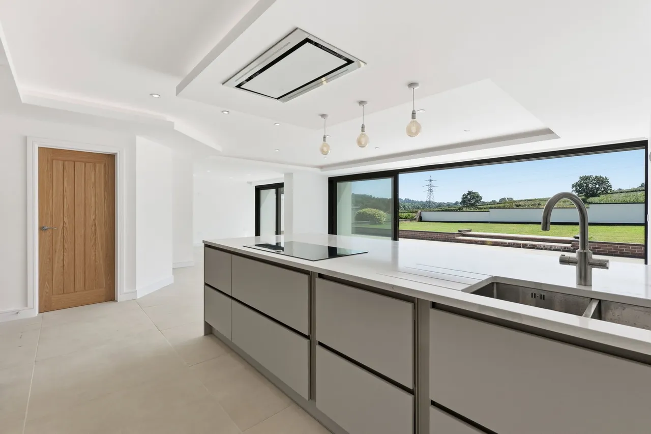 Summerfield, Doe Lea, photo 16