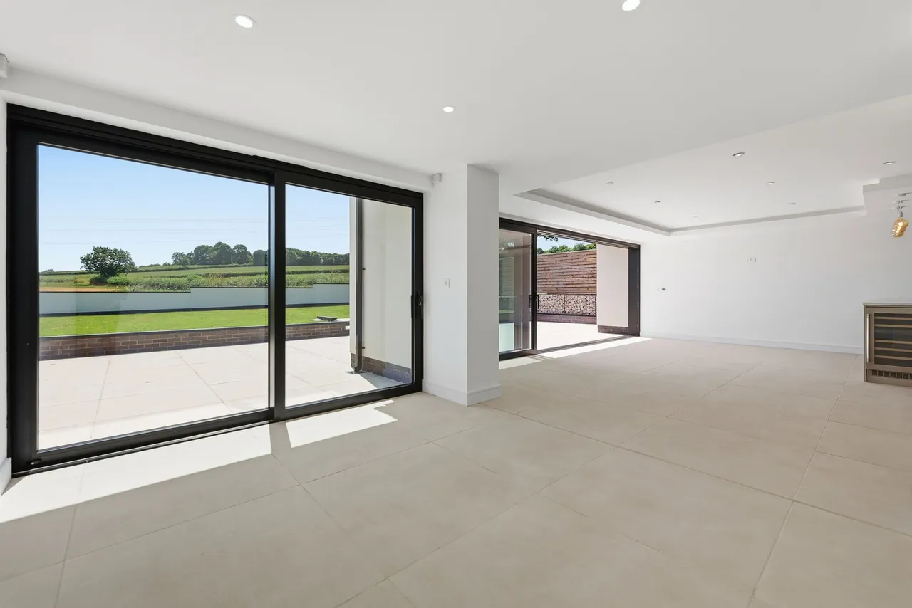 Summerfield, Doe Lea, photo 12
