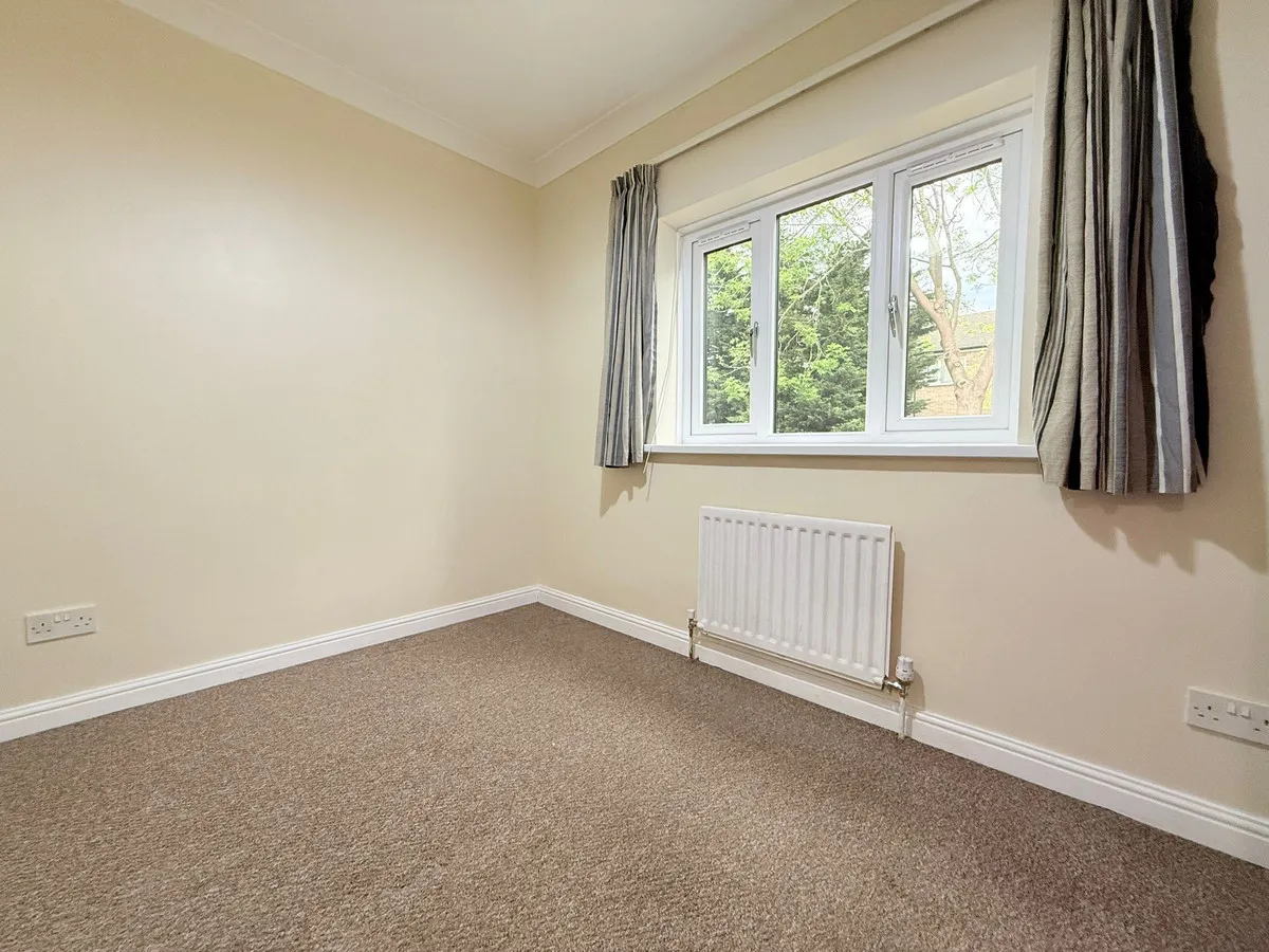 London, NW9, photo 7