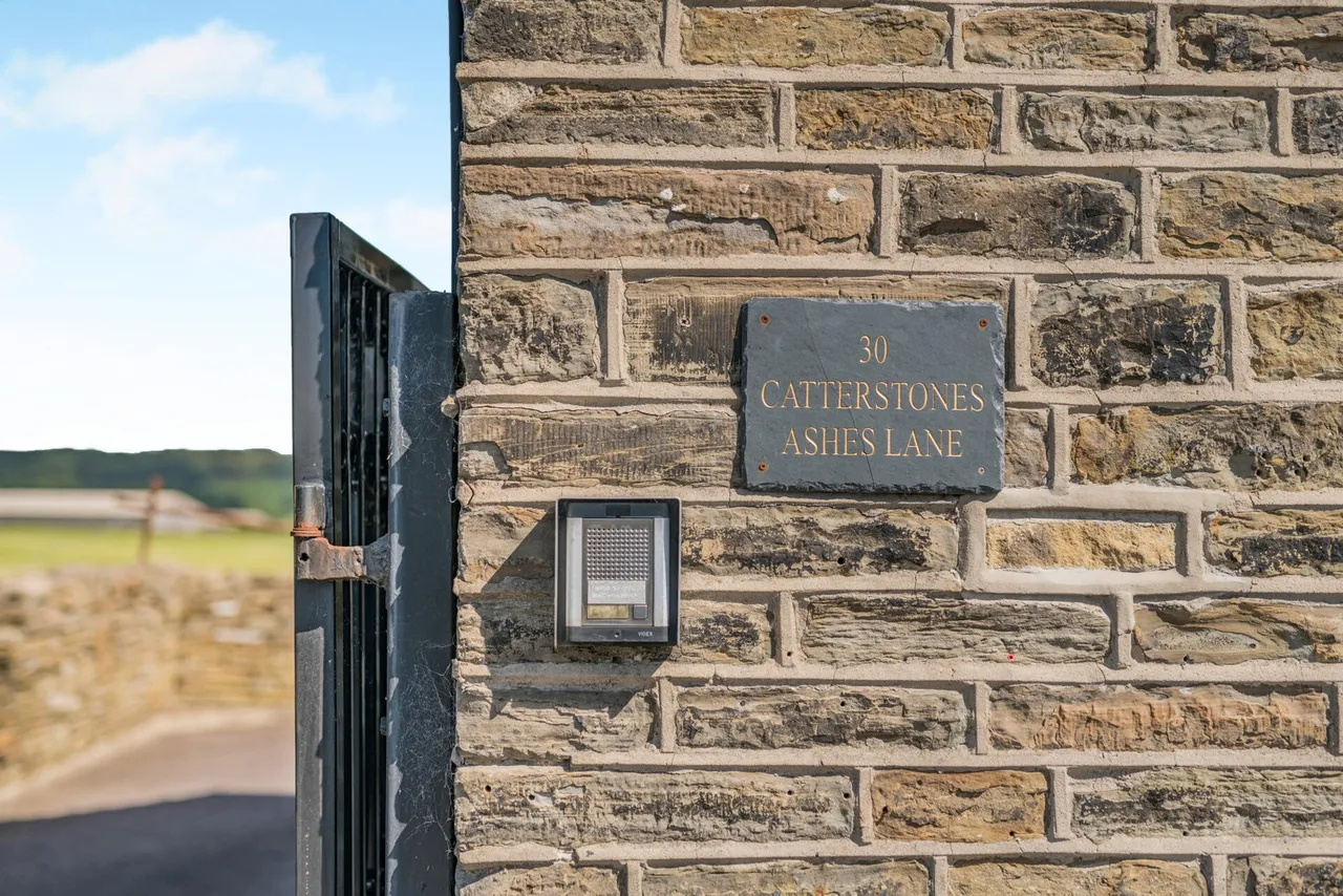 Catterstones Edge, Castle Hill, HD4, photo 30