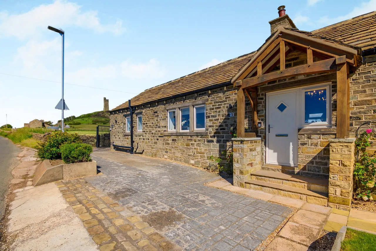 Catterstones Edge, Castle Hill, HD4, photo 32